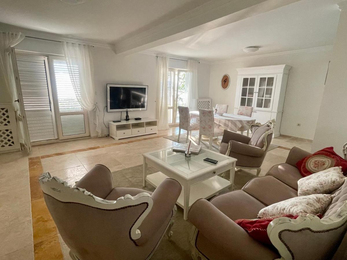 St Stefan Apartment *